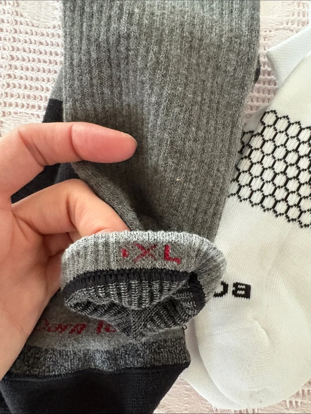 XL socks Bombas Darn Tough Men's Sock 3-Pack in Gray and White -